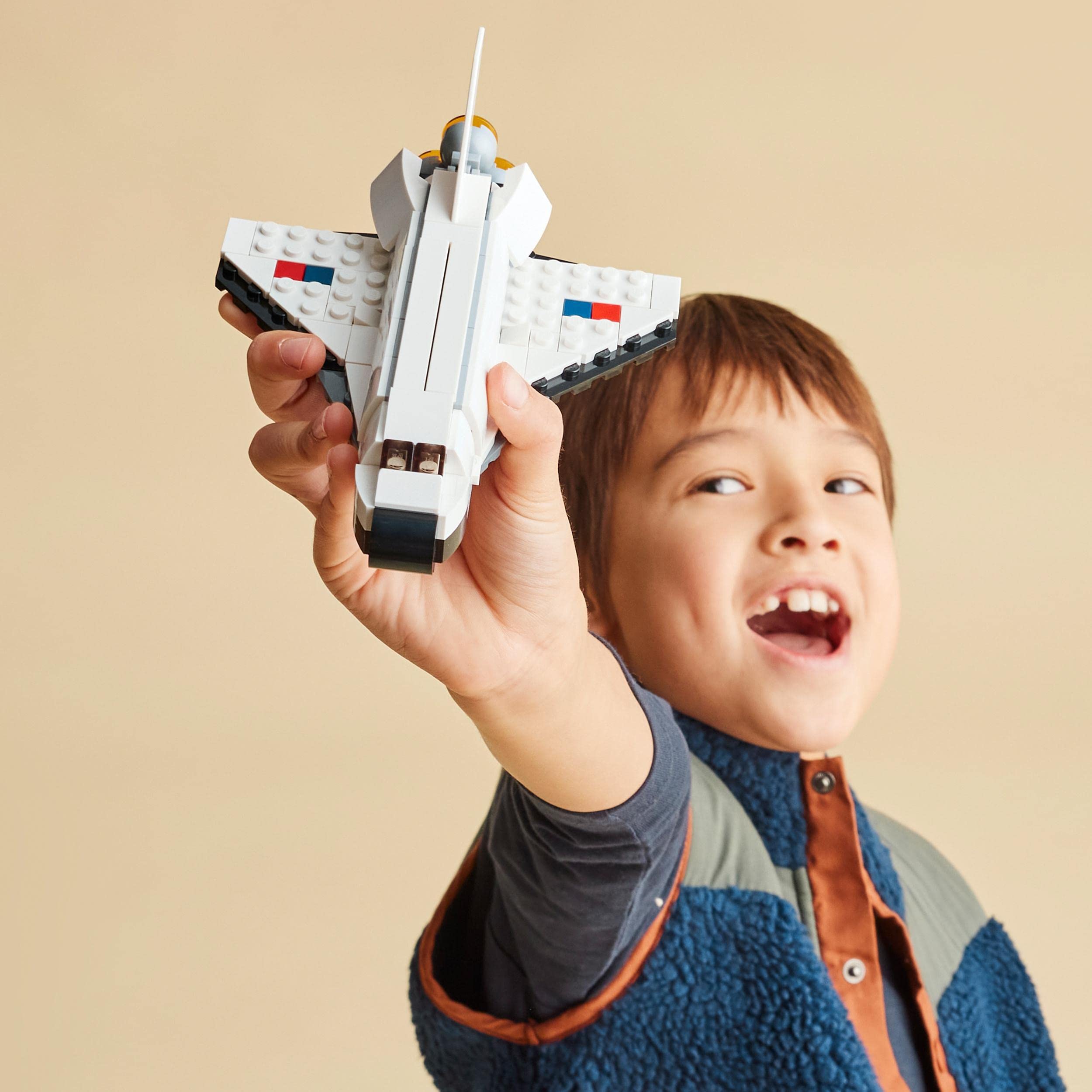 LEGO 31134 Creator 3-en-1 La Navette Spatiale, Jouet de Navette Spatiale en Vaisseau en Figurine Astronaute, pour Enfants, Garçons et Filles Dès 6 Ans, Idée Cadeau – Image 4
