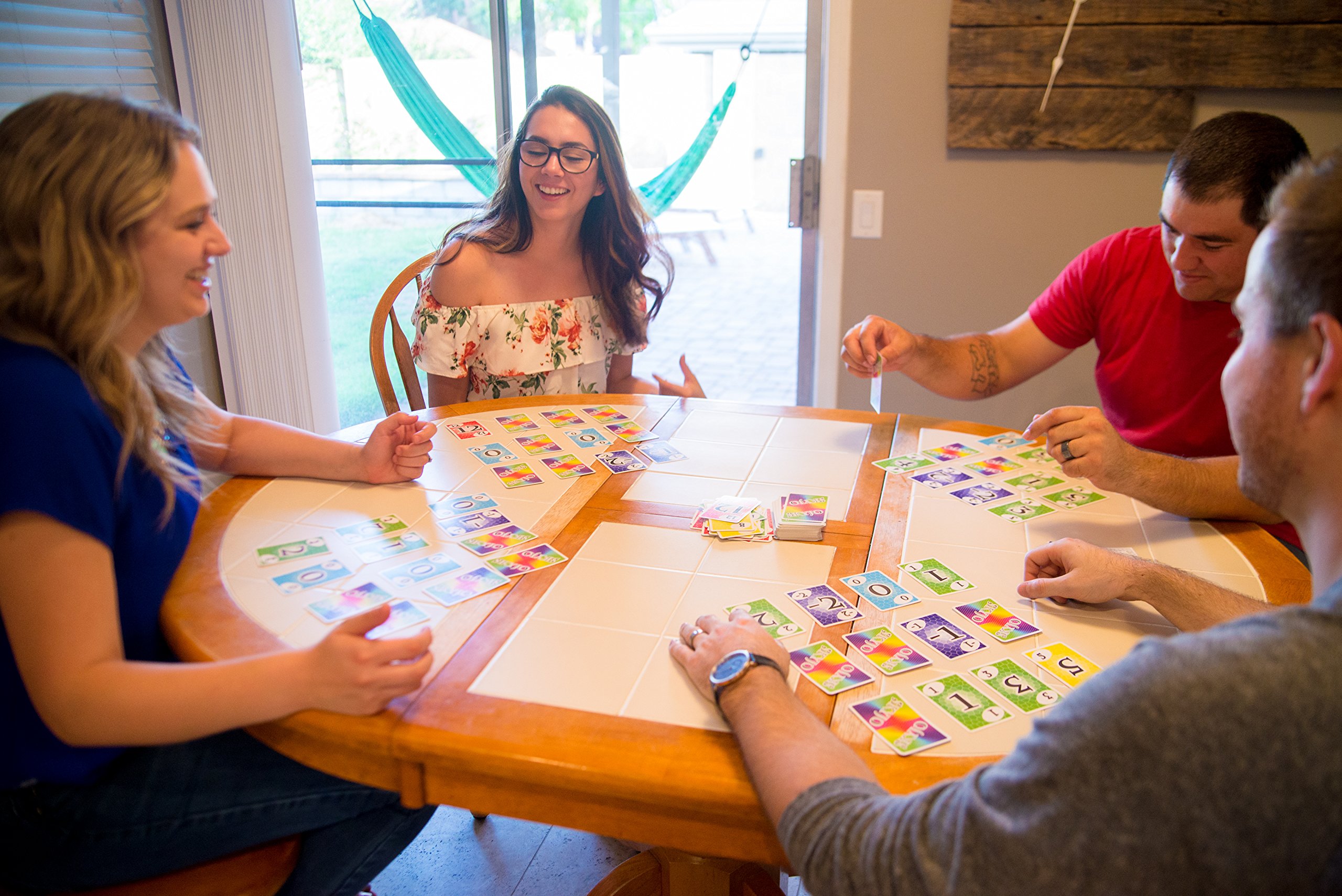 SKYJO, de Magilano - Le Tout Nouveau Jeu de Cartes/de société pour Les Petits et Les Grands pour se divertir et Passer des soirées Amusantes avec des Amis et en Famille – Image 5