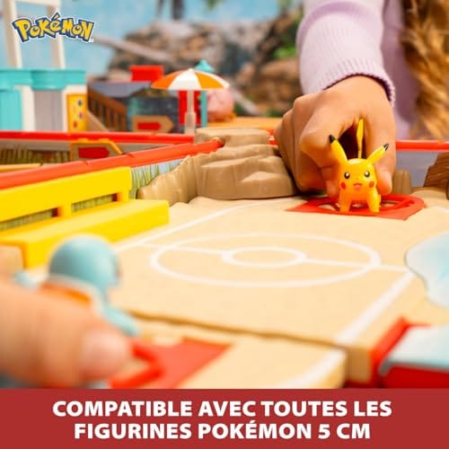 Bandai - Pokémon - Sac à Dos du dresseur Plage - Univers de Jeu Pokémon avec Mini-Jeux - Sac Qui se transforme en Aire de Jeu Plage - Figurine Pikachu Incluse - Coffret Jouet Enfant 4 Ans et + JW3424 – Image 4